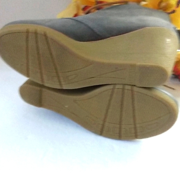 SPERRY TOP SIDER WEDGE HEEL ANKLE BOOTIES SIZE 9 NWOT - Picture 9 of 13